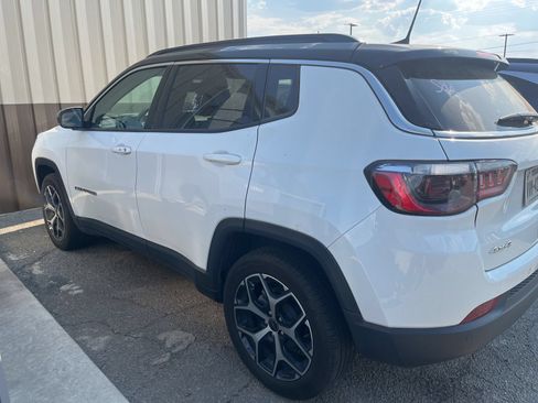 Used 2025 Jeep Compass Limited AWD/4WD image 8