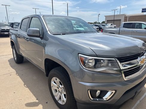 Used 2019 Chevrolet Colorado LT w/ LT Convenience Package AWD/4WD image 3