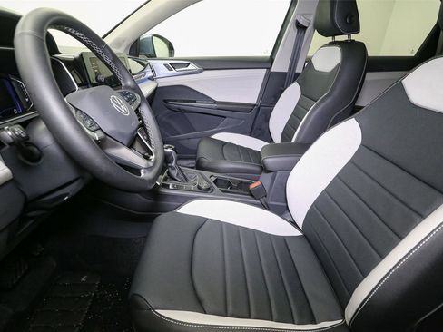 Used 2025 Volkswagen Taos SEL AWD/4WD image 25