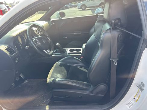 Used 2014 Dodge Challenger R/T RWD image 9