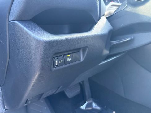 Used 2021 Toyota RAV4 XLE AWD/4WD image 9