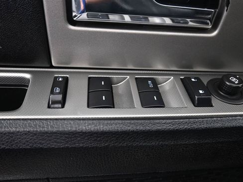 Used 2016 Ford Expedition XLT w/ Equipment Group 202A RWD image 12