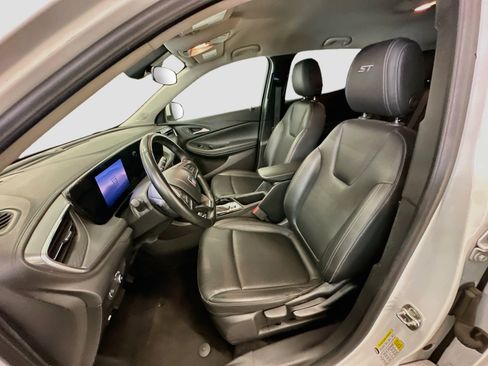 Used 2024 Buick Encore GX Sport Touring AWD/4WD image 13