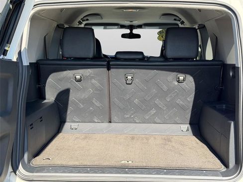 Used 2012 Toyota FJ Cruiser 4WD image 9