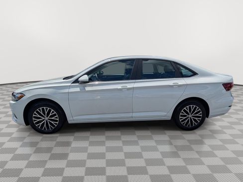 Used 2021 Volkswagen Jetta SE w/ SE Cold Weather Package FWD image 2
