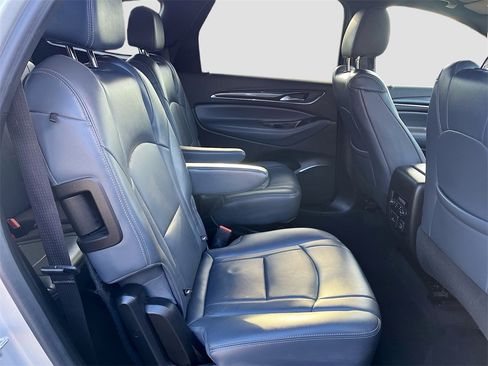Used 2022 Buick Enclave Premium image 29