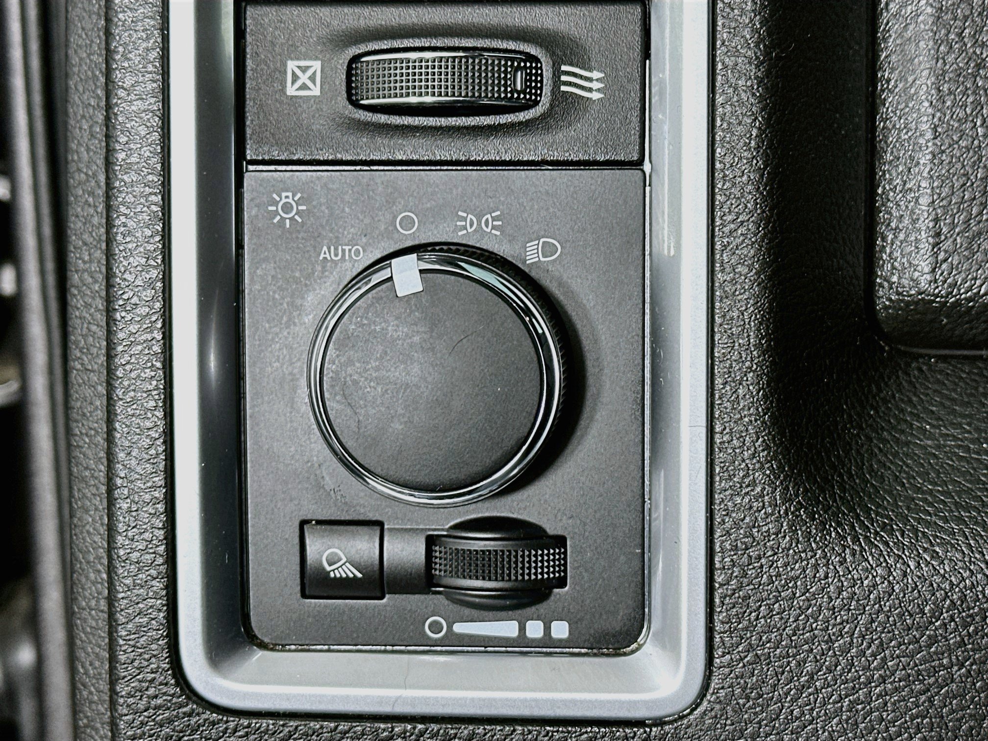Used 2022 RAM 1500 Warlock RWD image 16