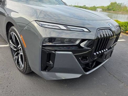 Used 2023 BMW i7 xDrive60 AWD/4WD image 20