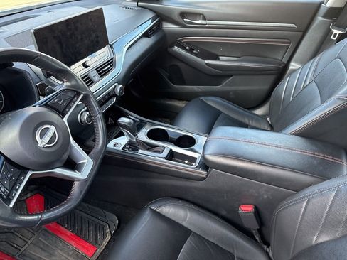 Used 2023 Nissan Altima 2.5 SR w/ SR Premium Package image 10