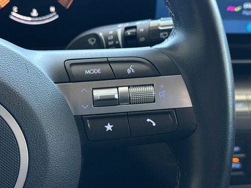 Used 2025 Hyundai Kona SEL FWD image 28
