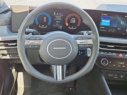 Used 2025 Hyundai Sonata SEL FWD image 23