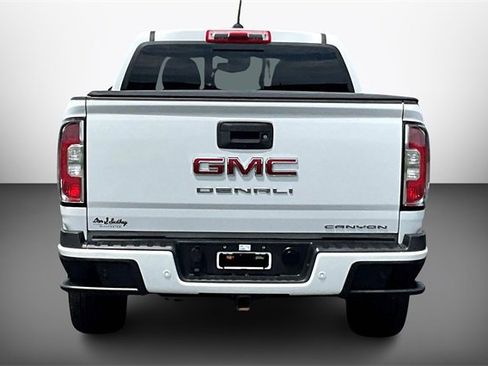 Used 2022 GMC Canyon Denali image 4
