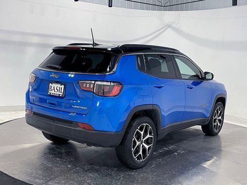 Used 2025 Jeep Compass Limited image 11