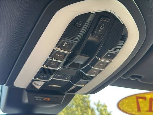 Used 2017 Porsche Macan S AWD/4WD image 19
