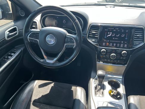 Used 2020 Jeep Grand Cherokee Laredo w/ Quick Order Package 2BN North image 16