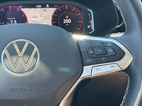 Certified 2023 Volkswagen Taos SEL AWD/4WD image 12