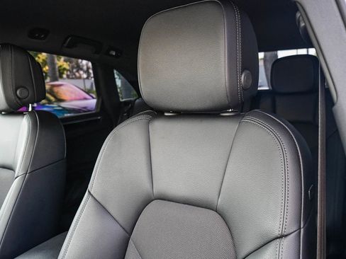 Used 2023 Porsche Macan image 24