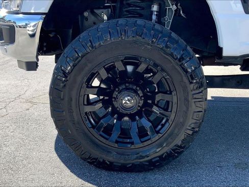 Used 2023 Ford F350 Lariat w/ Lariat Ultimate Package AWD/4WD image 9