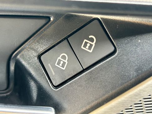 Used 2024 Jaguar F-PACE R-Dynamic S image 25