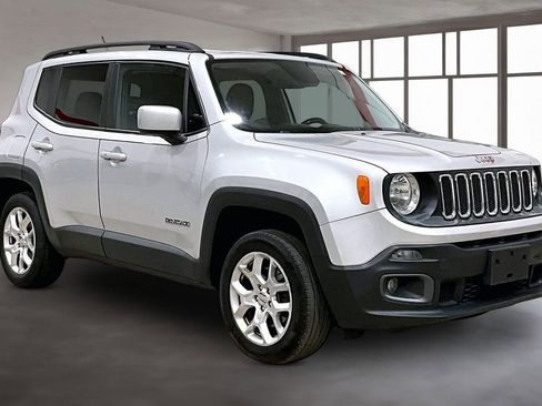 Used 2016 Jeep Renegade Latitude AWD/4WD image 12