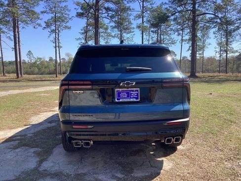 New 2026 Chevrolet Traverse LT w/ Midnight/Sport Edition FWD image 3