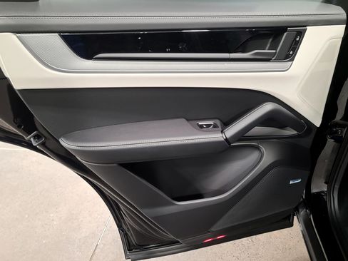 New 2026 Porsche Cayenne image 26