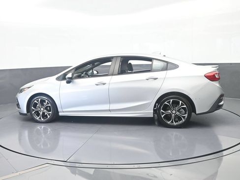 Used 2019 Chevrolet Cruze LT w/ RS Package FWD image 3