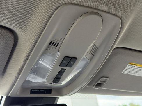 Used 2016 GMC Terrain SLT FWD image 18