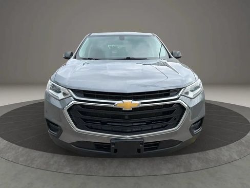 Used 2020 Chevrolet Traverse LS FWD image 2