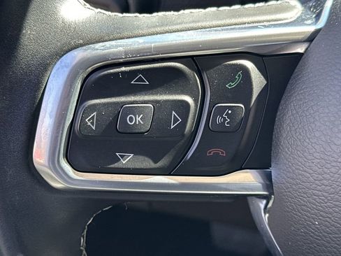 Used 2022 Jeep Wrangler Unlimited Sahara image 25