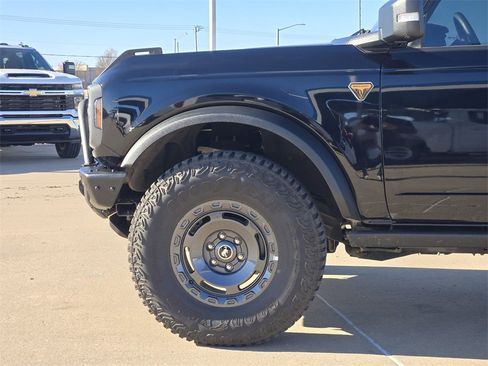 Used 2024 Ford Bronco Badlands image 28