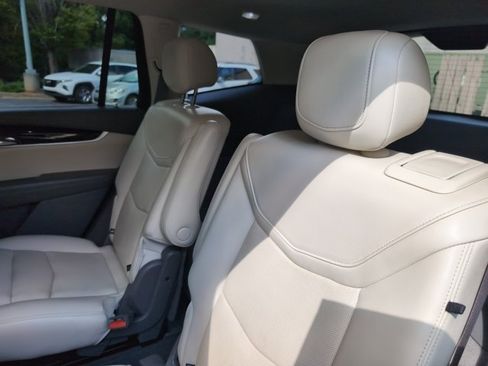 Used 2021 Cadillac XT6 Premium Luxury FWD image 22