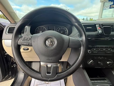 Used 2013 Volkswagen Jetta SE FWD image 15