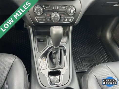 Certified 2019 Jeep Cherokee Limited image 34