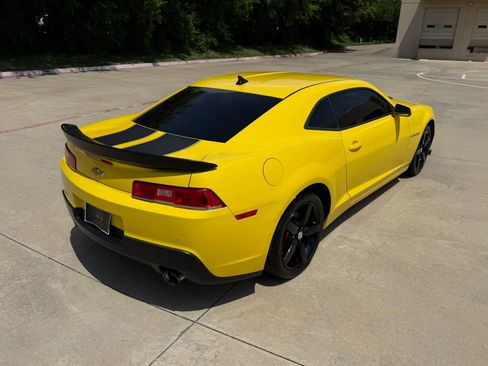 Used 2015 Chevrolet Camaro LT RWD image 15