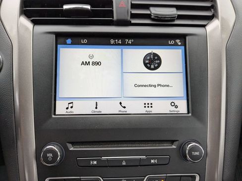 Used 2018 Ford Fusion SE w/ Fusion SE Technology Package FWD image 28