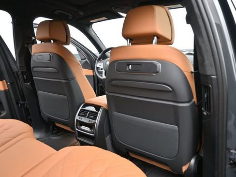 New 2026 BMW X7 xDrive40i image 17