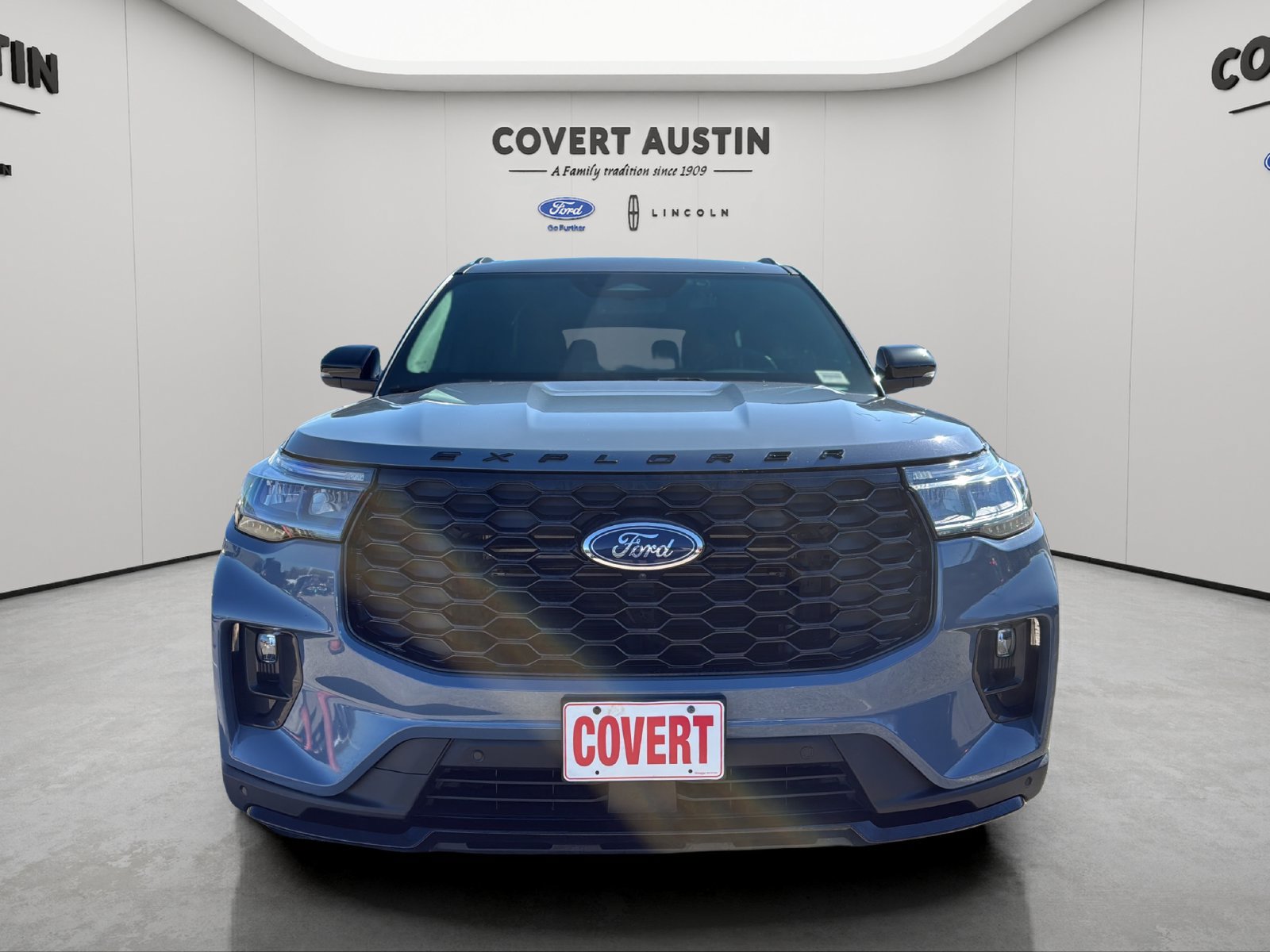 Used 2025 Ford Explorer ST-Line w/ Premium Package RWD image 8