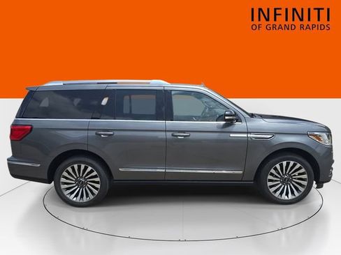 Used 2021 Lincoln Navigator Reserve w/ Luxury Package AWD/4WD image 4