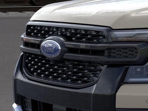 New 2025 Ford Ranger Lariat w/ Trailer Tow Package RWD image 17