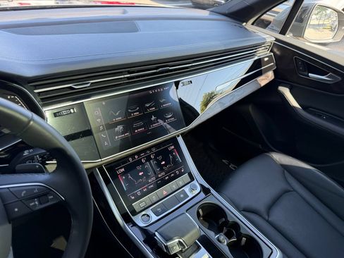 Used 2023 Audi Q7 3.0T Premium Plus w/ Premium Plus Package AWD/4WD image 23
