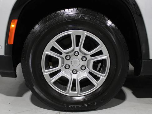Used 2023 Jeep Wagoneer 4WD image 35