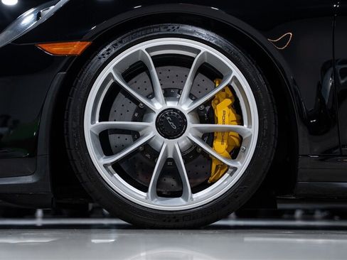 Used 2018 Porsche 911 GT3 RWD image 12