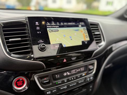 Used 2021 Honda Pilot Black Edition image 16