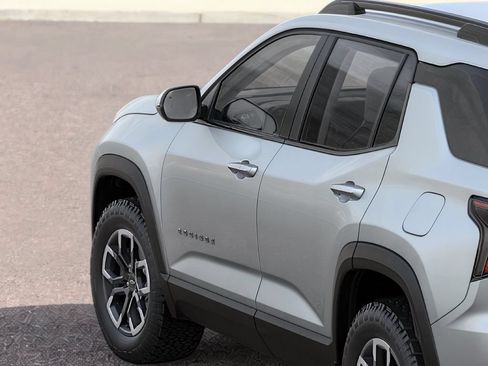 New 2026 Chevrolet Equinox LT w/ Safety and Technology Package FWD image 17