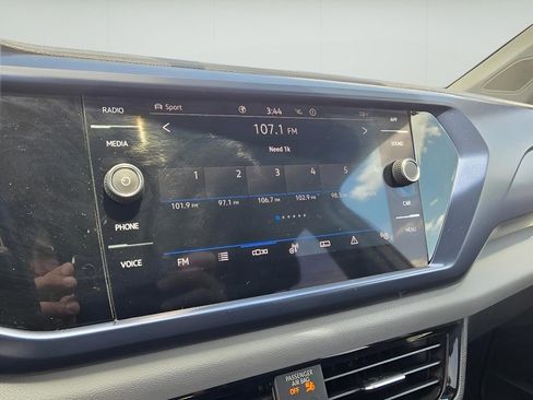Used 2022 Volkswagen Taos SE AWD/4WD image 18