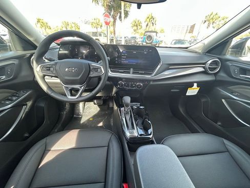 New 2026 Chevrolet Trax ACTIV w/ Sunroof Package FWD image 21