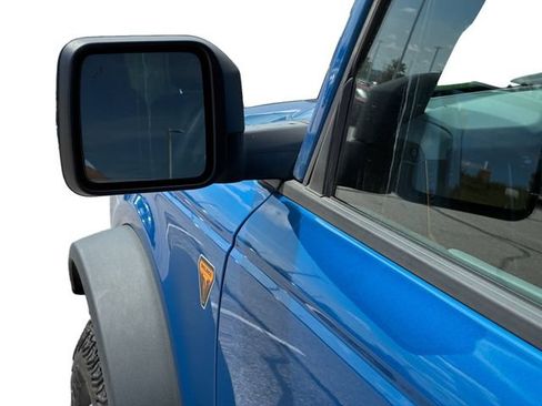Used 2023 Ford Bronco Badlands w/ Sasquatch Package AWD/4WD image 9
