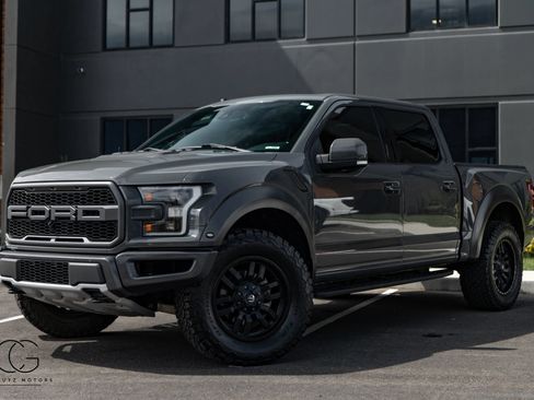Used 2018 Ford F150 Raptor w/ Equipment Group 802A Luxury AWD/4WD image 3