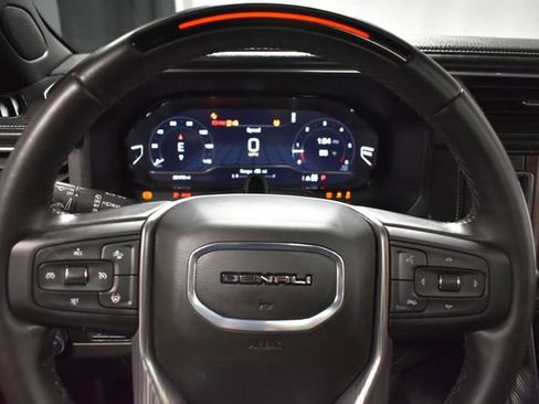 Used 2024 GMC Yukon XL Denali Ultimate AWD/4WD image 16